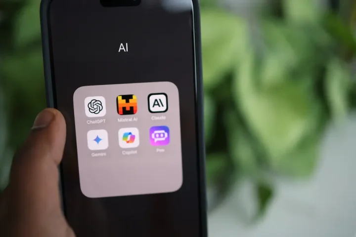 smartphone showing an AI app folder